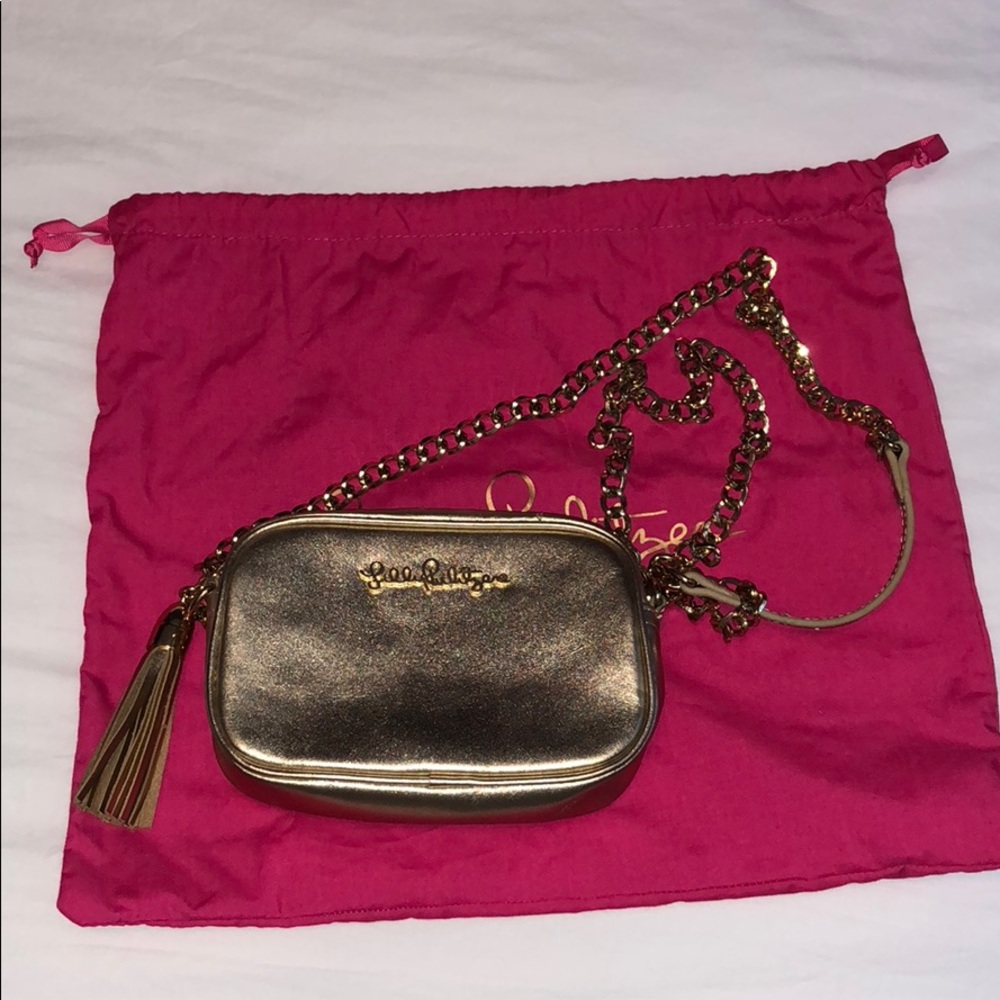 Gold Crossbody Lilly Pulitzer Purse.